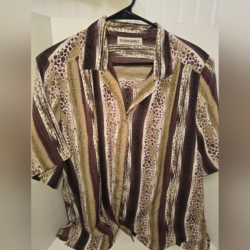 Donnkenny Button down Blouse